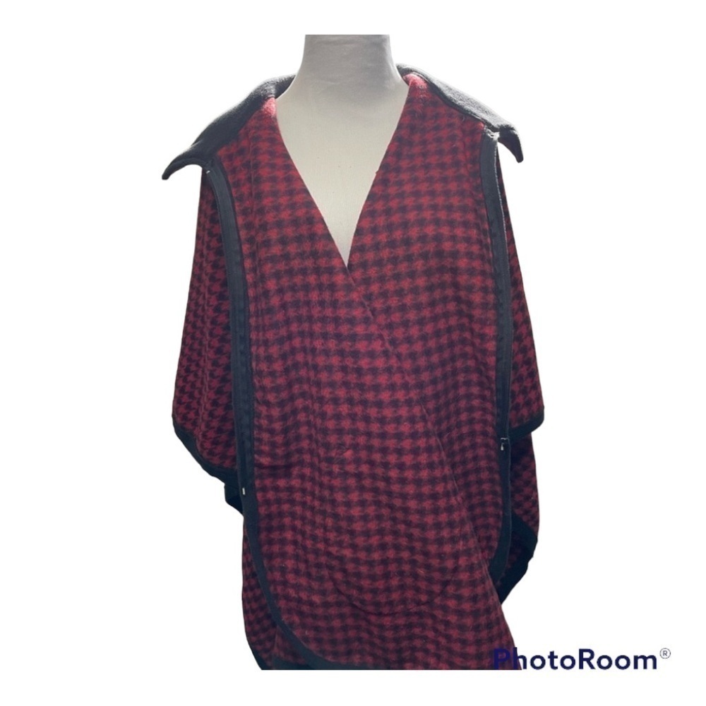 LE Mode houndstooth poncho with pockets